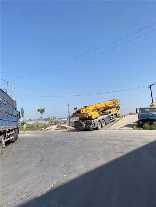 宜昌市25吨吊车的租赁价格大概是多少？