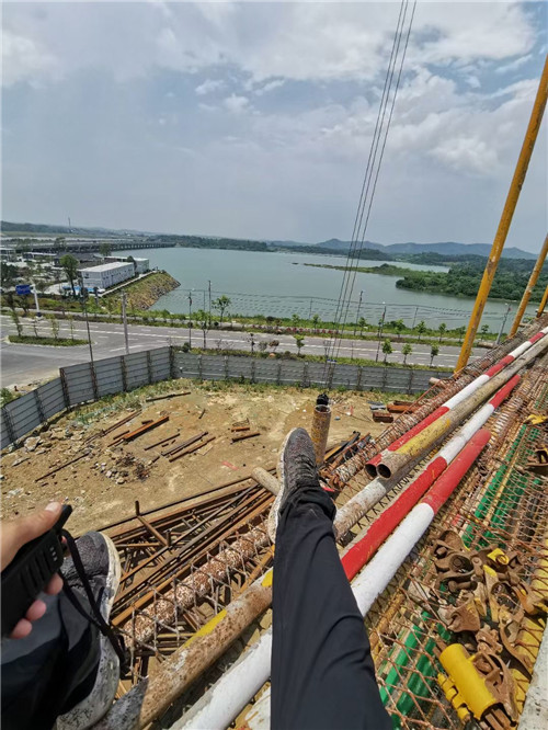 宜昌市作业中发生设备损坏或人员意外，责任怎么划分？