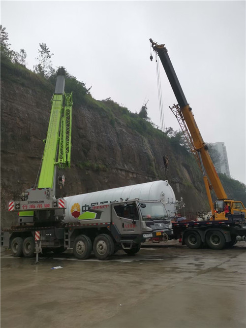 宜昌市“不怕风雨冻”—— 吊车的 “恶劣环境适应” 技术